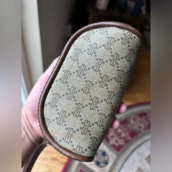 Authentic VTG Balenciaga Small Pouch (Rare design) - Picture 6 of 9